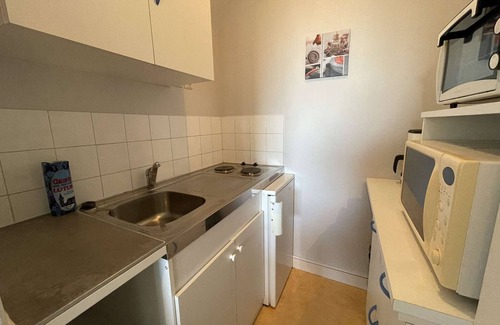 Saint-Hilaire-de-Riez Apartment | Cozy apartment near beach with balcony and sea view