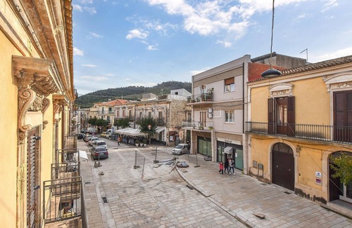 Chiaramonte Gulfi Apartment | Cozy apartment in Chiaramonte Gulfi