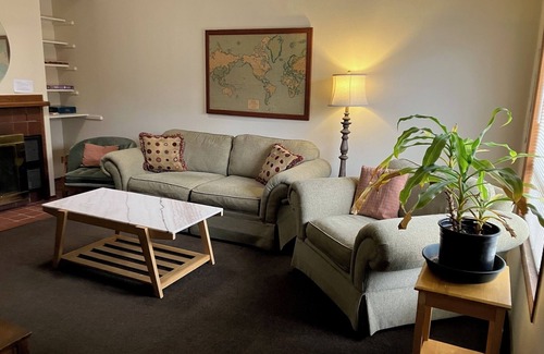 West Eugene Apartment | Cozy Apartment Blocks from Downtown Eugene