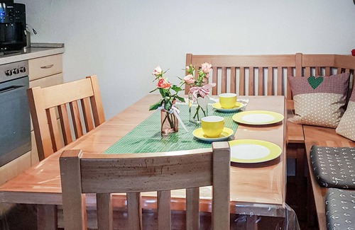 Arrach Apartment | Cozy apartment in Arrach with WiFi