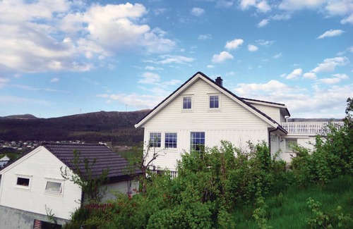 Fitjar Apartment | Cozy apartment in Fitjar