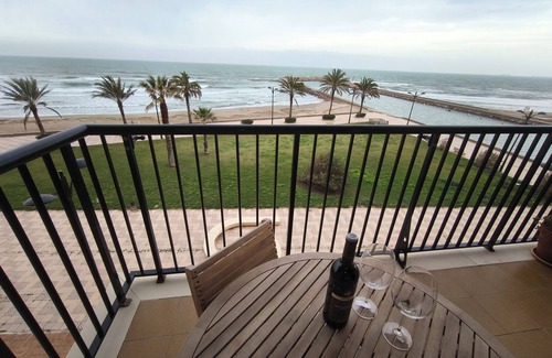 Port Saplaya Apartment | Cozy apartment in front of the sea 5' away from Valencia