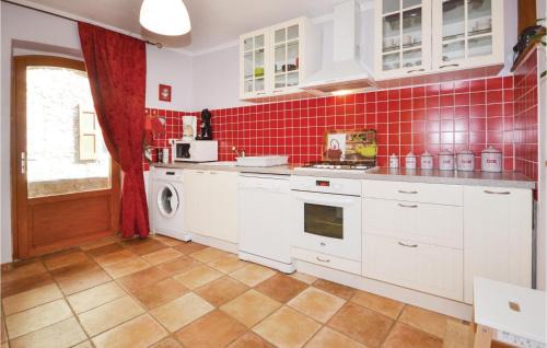 Les Salles-du-Gardon Apartment | Cozy Apartment In Les Salles-Du-Gardon