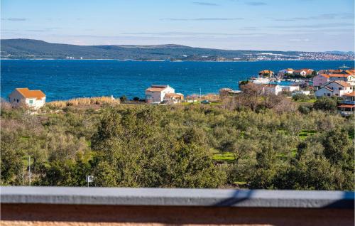 Nevidane Apartment | Cozy Apartment In Nevidane With Kitchen