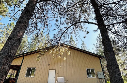 Colville Apartment | Cozy apartment nestled in the hills of Kettle Falls overlooking Lake Roosevelt.