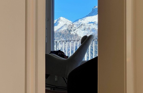 Arosa Apartment | Cozy apartment right on the ski slope in the heart of Arosa, with all-day sunshine