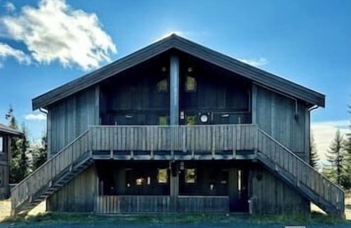 Ringsaker Apartment | Cozy apartment ski in/out, BBQ & Wifi Sjusjøen
