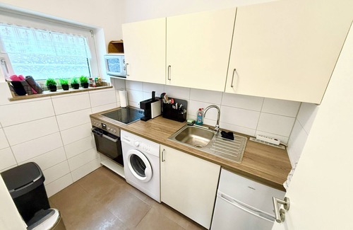 Osterath Apartment | Cozy apartment with a view of the countryside near the trade fair