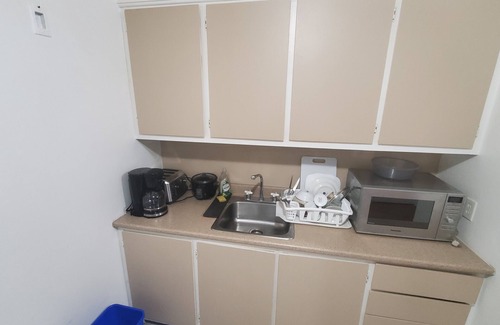 LaSalle Apartment | Cozy Apartment with Parking, River View, 15 minutes Downtown