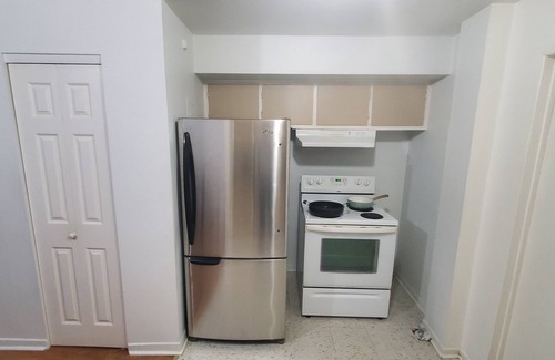 LaSalle Apartment | Cozy Apartment with Parking, River View, 15 minutes Downtown