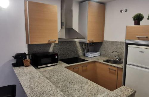 Cuatro Caminos Apartment | Cozy apartment with pool and private parking - Coruña