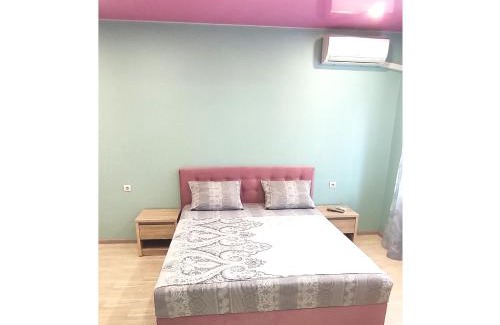 Darnyckyj Apartment | Cozy apartments near metro Poznyaki