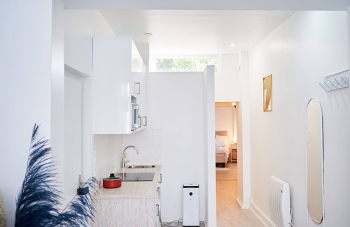 Creil Apartment | Cozy appartment at Creil city center, 6mins walk from Creil train station