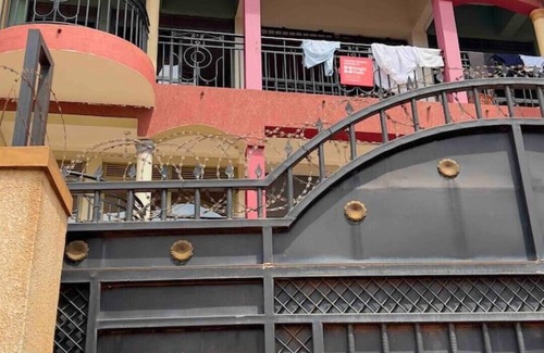 Kampala Apartment | Cozy Apt close to Acacia 2BDR, UnLtd WIFI, Netflixn