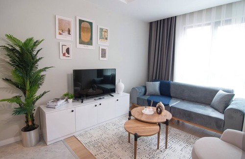 Kagithane Apartment | Cozy apt with bedroom & office