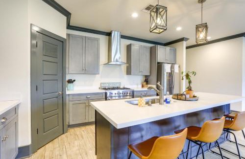 Arabi House | Cozy Arabi Home with Yard about 6 Mi to French Quarter!