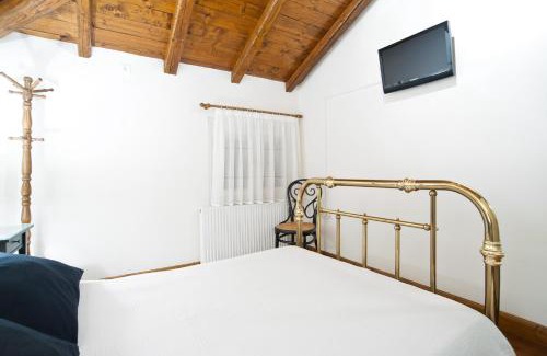 Delfoi Apartment | Cozy Attic Suite - Elia Apartments Chrisso