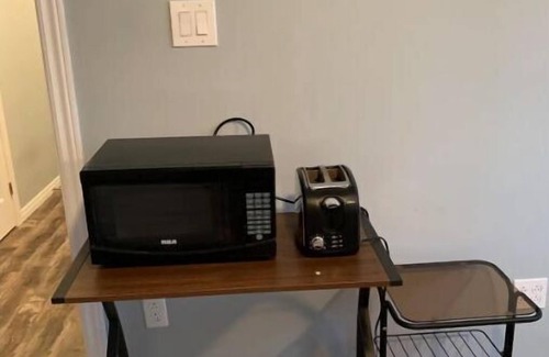 Paradise House | Cozy basement apartment suite, beautiful Paradise!