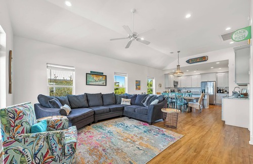 Morgantown House | Cozy Beach Cottage/Heated Pool/Com Ice Machine 5 star reviews for 8 years!
