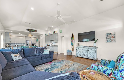 Morgantown House | Cozy Beach Cottage/Heated Pool/Com Ice Machine 5 star reviews for 8 years!