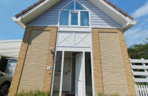 Kamperland House | Cozy Beach House Beautiful Water View, WiFi & Parking