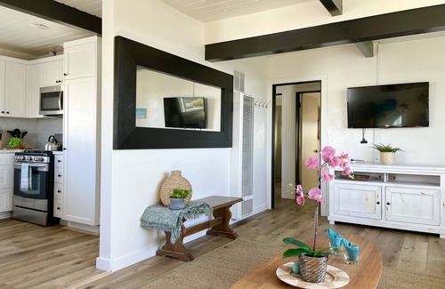South Oceanside Condo | Cozy Beachfront Rental P1615-5
