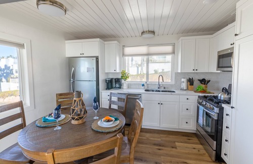 South Oceanside Condo | Cozy Beachfront Rental P1615-5