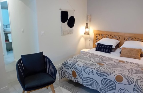 Herouvillette Bed & Breakfast | Cozy bed and breakfast 10 mn from beaches and main sites of the 1944 landings.