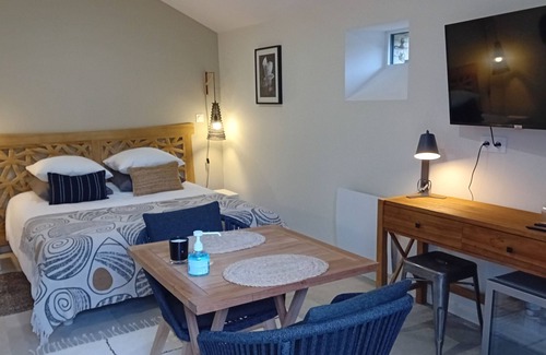 Herouvillette Bed & Breakfast | Cozy bed and breakfast 10 mn from beaches and main sites of the 1944 landings.