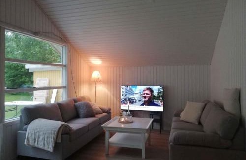 Bøtø By House | Cozy Bright Cottage Near Marielyst And Beach