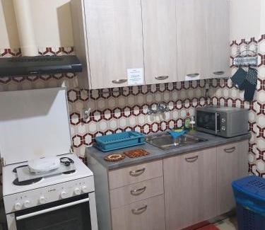 Kolokinthou Apartment | Cozy & Bright Home - 50m from metro station Άg Antonios