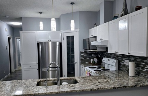 Chestermere House | Cozy Bungalow In Chestermere, AB