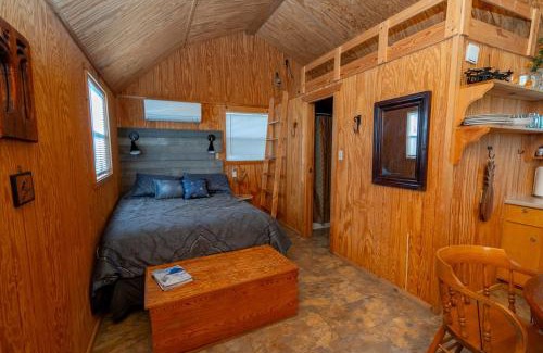Eldorado House | Cozy Cabin Glamping Site in Eldorado, Perfect for Romantic Getaways Exploring Texas