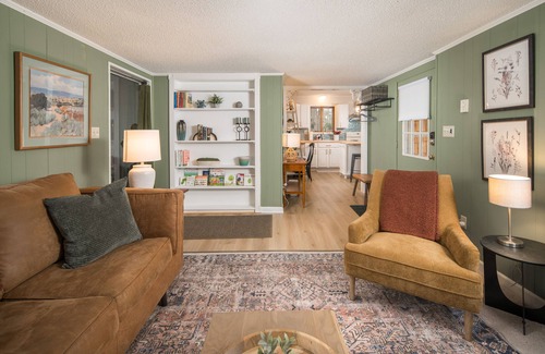 Newland House | Cozy cabin GREAT location near Sugar, Grandfather Mtn, Beech Pet friendly