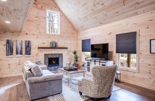 Dahlonega House | Cozy Cabin near Historic Dahlonega Town Square