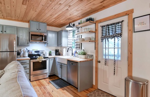 Townsend Cabin | Cozy Cabin on Christy Lane in Townsend, TN!