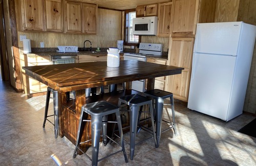 Pilot Point Cabin | Cozy Cabin on Ranch by Lake Ray Roberts!