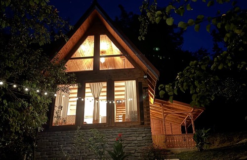 Bertea House | Cozy cabin on the hills