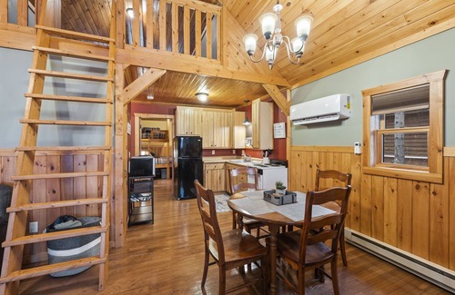 Hayward Cabin | Cozy cabin on the water and still close to everything!