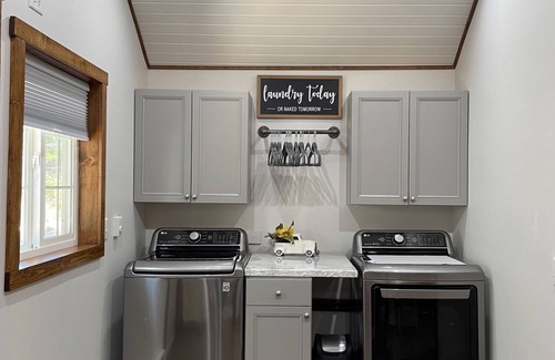 Hazel Green Cabin | Cozy Cabin Retreat located just minutes to Galena, IL & DBQ, IA