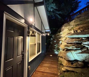 Charter Hills House | Cozy cabin with boosted Wi-Fi