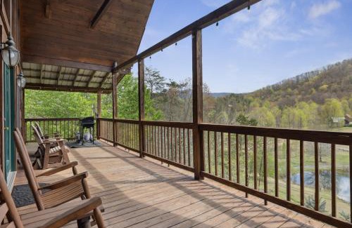 Gatlinburg - Pigeon Forge House | Cozy Cabin with views, hot tub, fishing pond, and game room