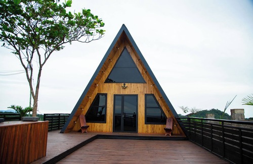 Afegame Cabin | Cozy cabin with WiFi and AC in the Volta Region