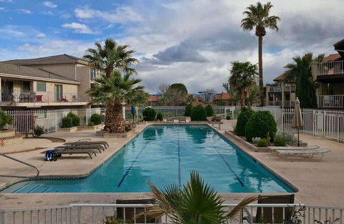 St. George Condo | Cozy Cactus Condo, Mountain View Patio, Pools, Hot Tubs, Gym, Pickleball, Resort