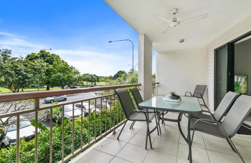 Cairns North Apartment | Cozy Cairns Stay - Near Airport, City & Esplanade