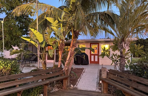 Charlotte Park House | Cozy Canal House in Punta Gorda