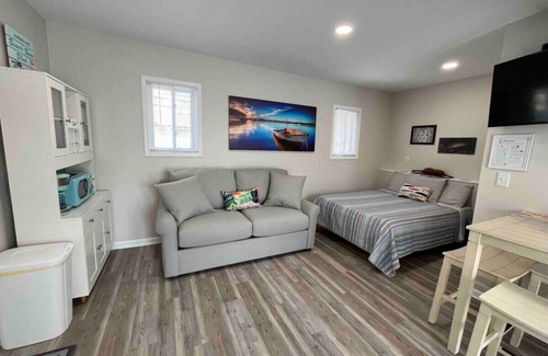 Anchor Bay Harbor Apartment | Cozy Canal Tiny Home | Sleeps 4 | Boat Parking