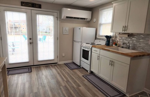 Anchor Bay Harbor Apartment | Cozy Canal Tiny Home | Sleeps 4 | Boat Parking