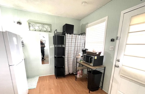 Cardinal Hills Cottage | Cozy Casita just minutes from Lakeway