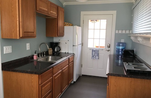 Mosier Cottage | Cozy, Centrally Located Country Cottage